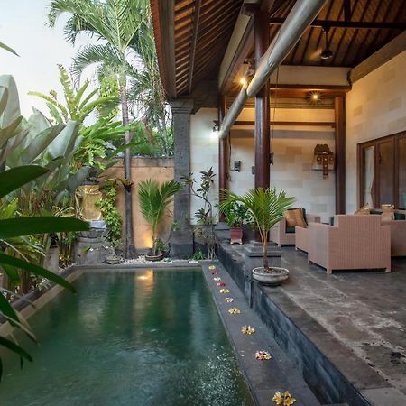 Bidadari Villa Seminyak Buitenkant foto